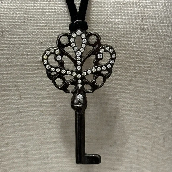 Gunmetal Key Pendant Layered Necklace - Picture 2 of 5